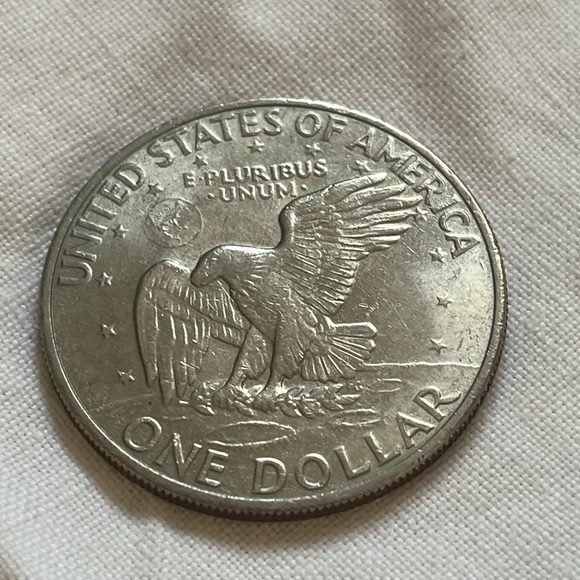 1972 Silver Dollar No Mint Mark Good Condition - Picture 4 of 5